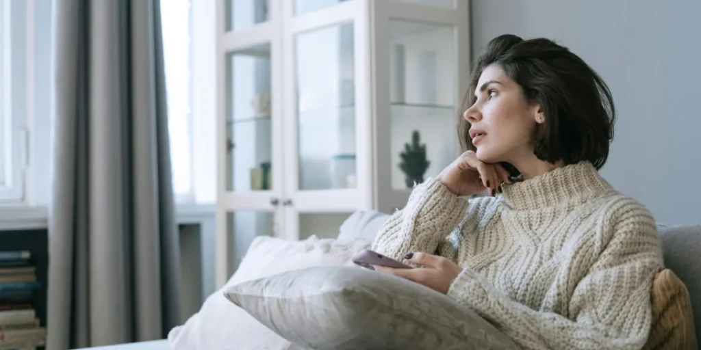 zoe alone at home